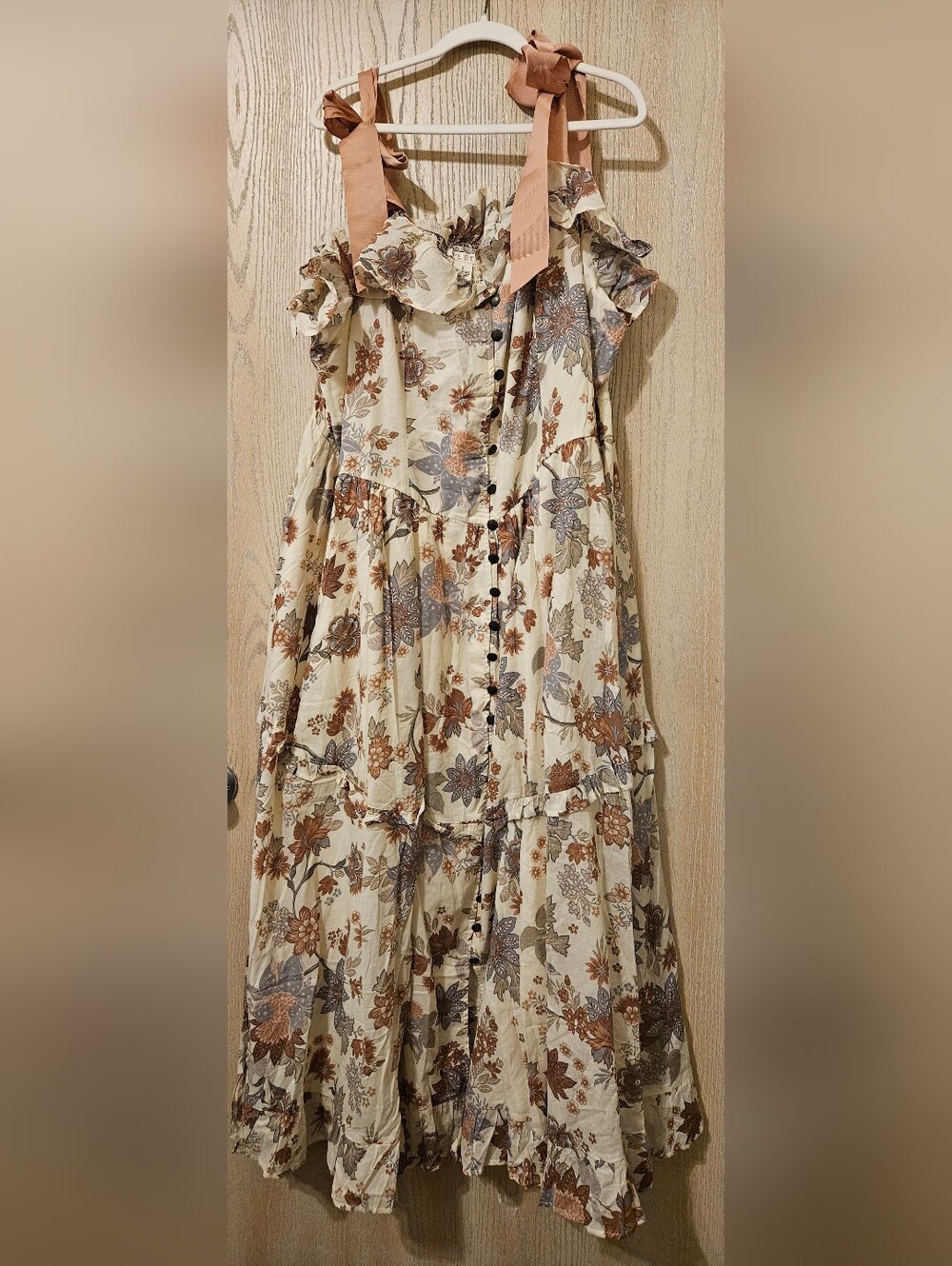 Floral Off-Shoulder Maxi Dress in Cream - Picture 2 of 4